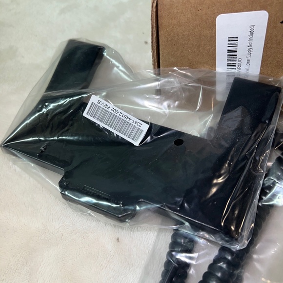 Polycom VVX 411 Gigabit PoE 12-line IP Desktop Phone - Black - New - Picture 6 of 7